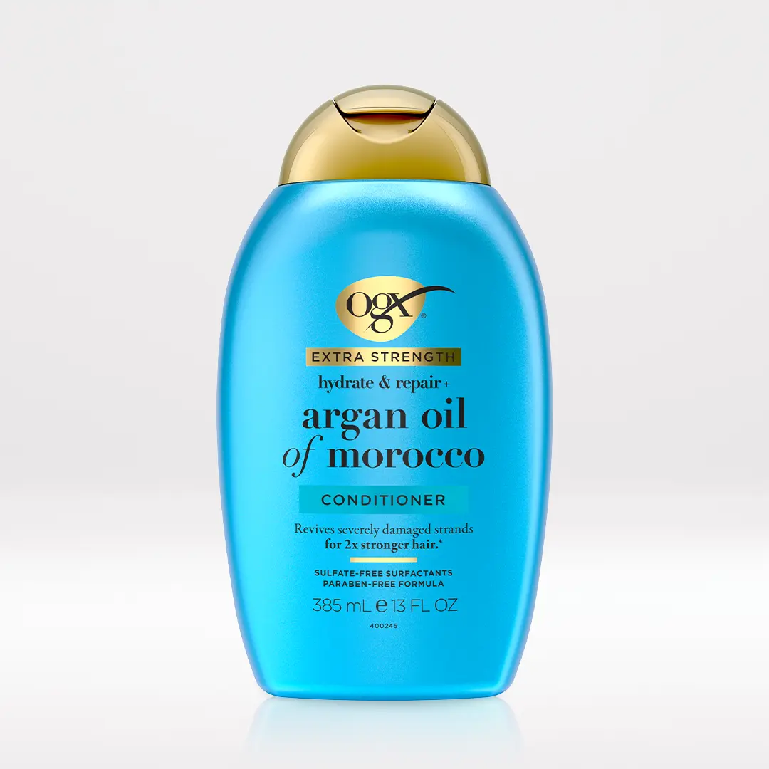 A relevant stock photo of champú argan oil in a typical setting.