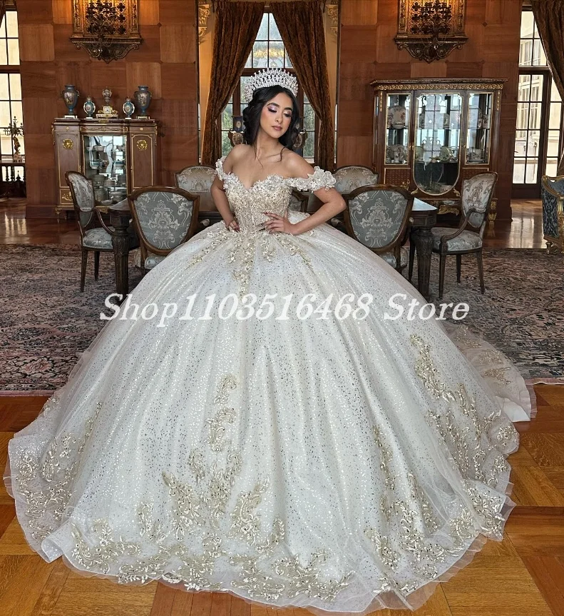 A relevant stock photo of vestidos de quinceañera in a typical setting.